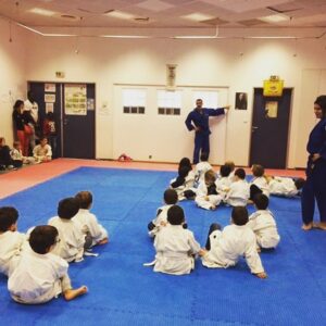 élèves en cours de judo